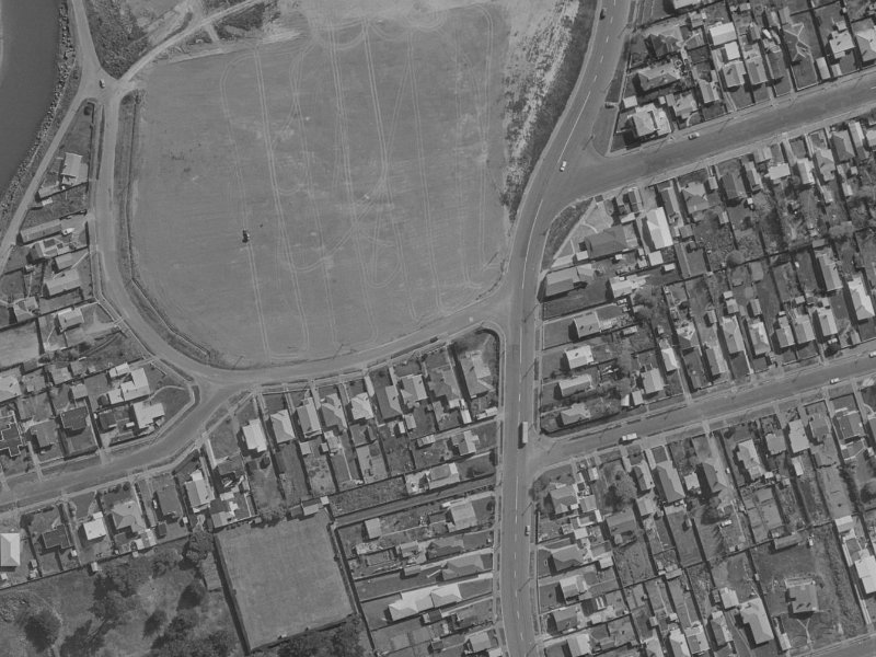 9 Admirals Way from the air, 1970-1974