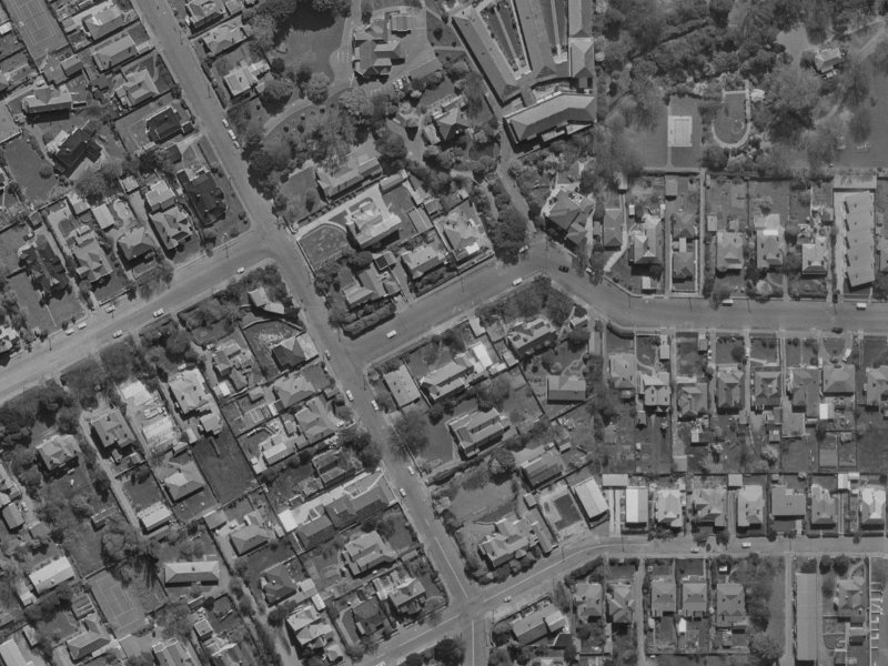 7-17 Ranfurly Street from the air, 1970-1974