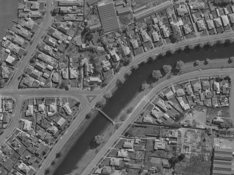 359–373 River Road from the air, 1970-1974
