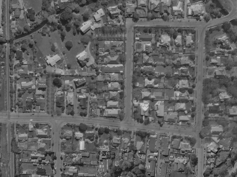 7 Poynder Avenue from the air, 1970-1974