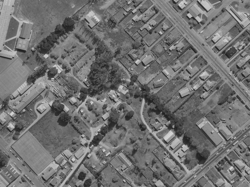 29 Mchaffies Place from the air, 1970-1974
