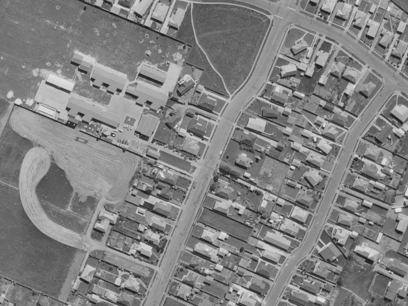 77 Cutts Road from the air, 1970-1974