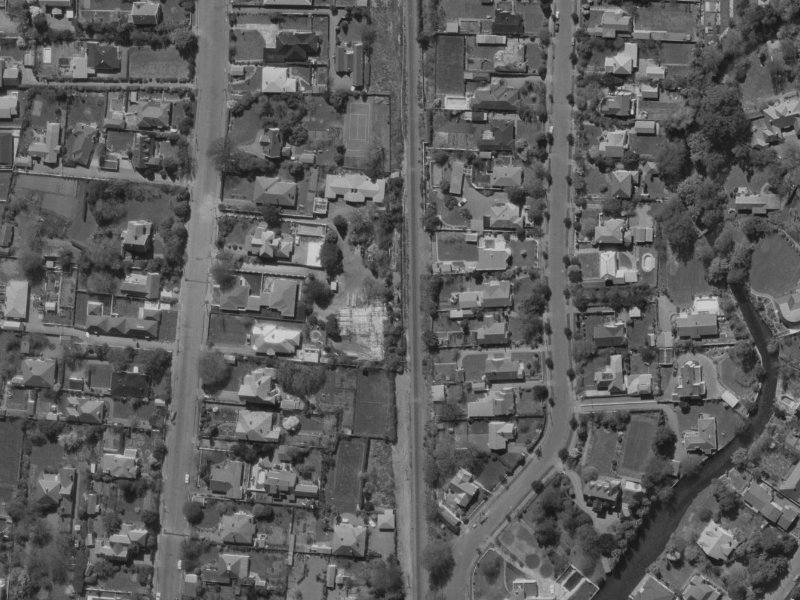 35A Clifford Avenue from the air, 1970-1974