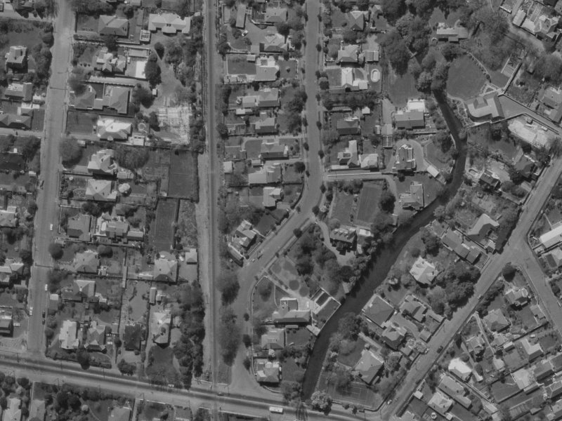 27 Clifford Avenue from the air, 1970-1974