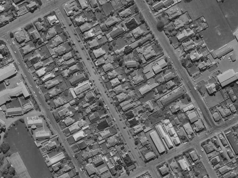 28 Clissold Street from the air, 1970-1974
