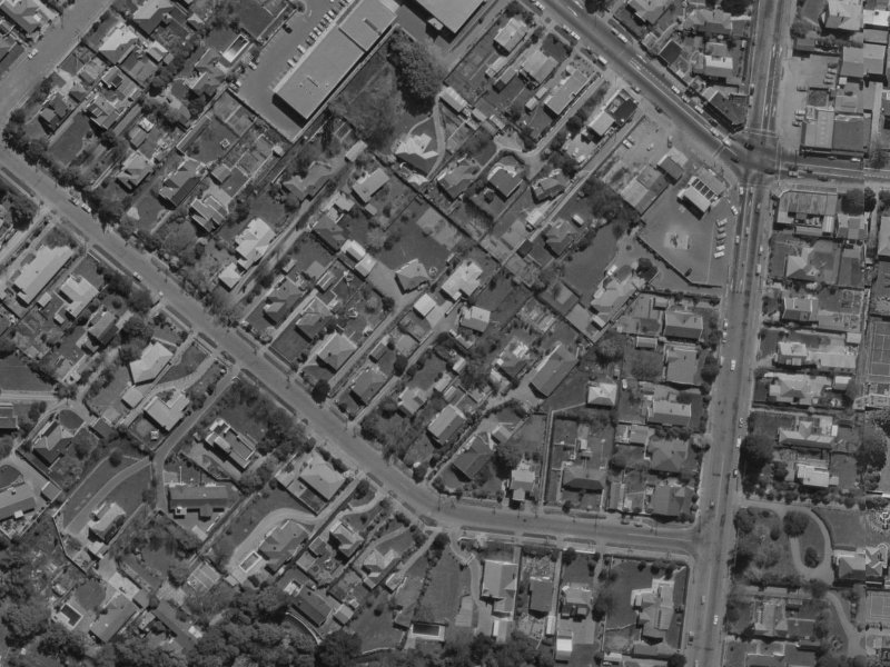 24 Hamilton Avenue from the air, 1970-1974