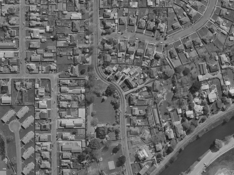 25 EVELYN COUZINS Avenue from the air, 1970-1974