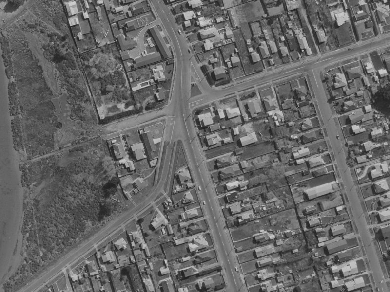 7 Estuary Road from the air, 1970-1974