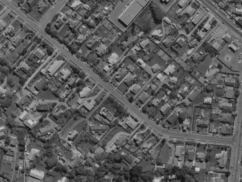 32 Hamilton Avenue from the air, 1970-1974
