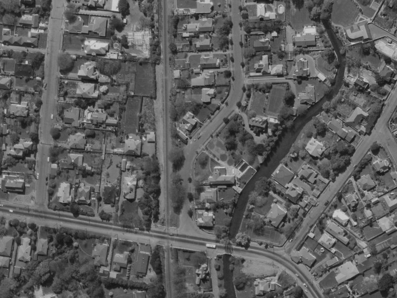 8 Clifford Avenue from the air, 1970-1974