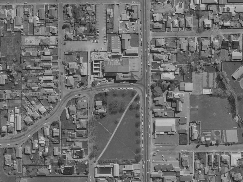 73-75 London Street from the air, 1970-1974