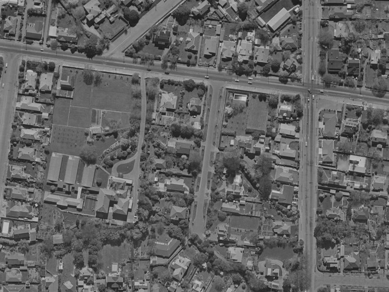 4 Heathfield Avenue from the air, 1970-1974