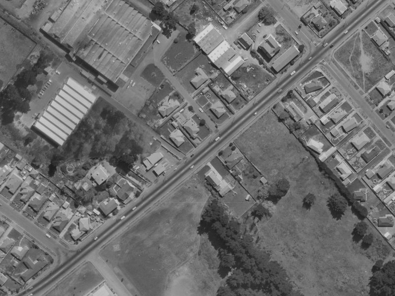 175 Pages Road from the air, 1970-1974