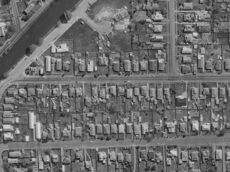 28 Retreat Road from the air, 1970-1974