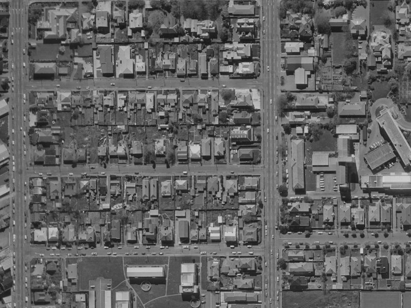 31 Beveridge Street from the air, 1970-1974