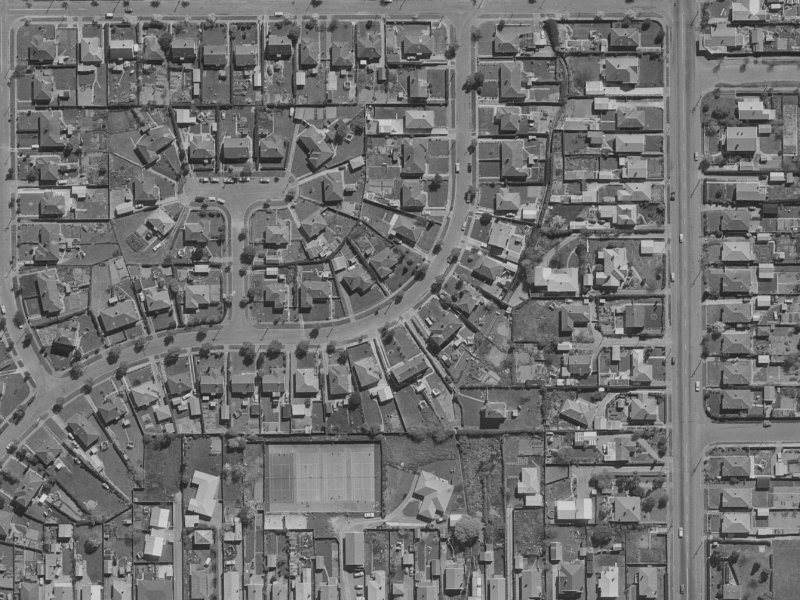 31 Rowcliffe Crescent from the air, 1970-1974
