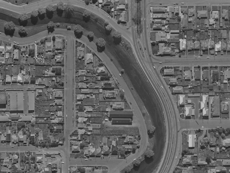402–450 Oxford Terrace from the air, 1970-1974