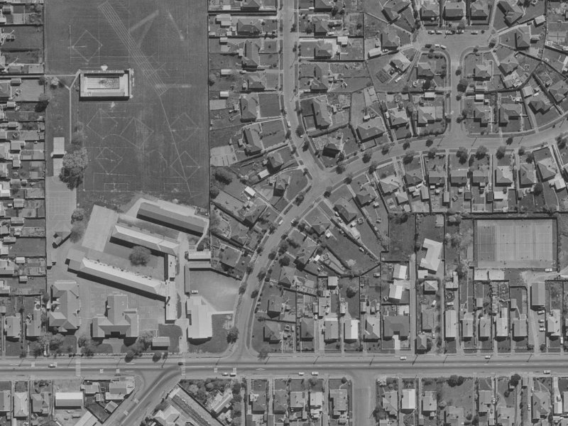 9 Rowcliffe Crescent from the air, 1970-1974