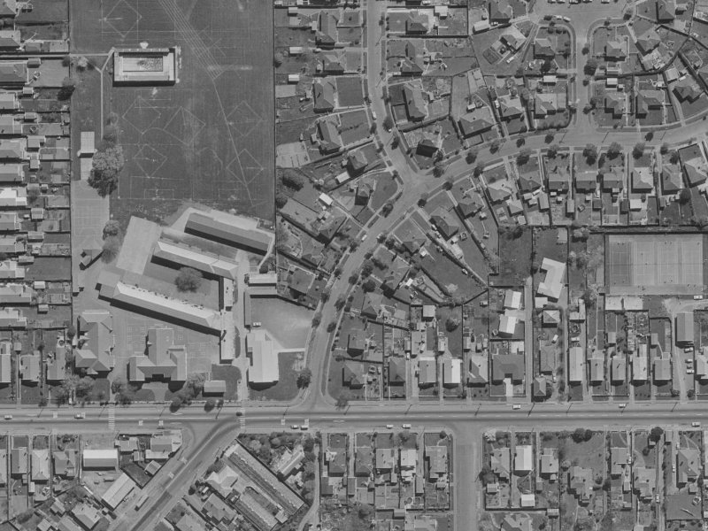 8 Rowcliffe Crescent from the air, 1970-1974