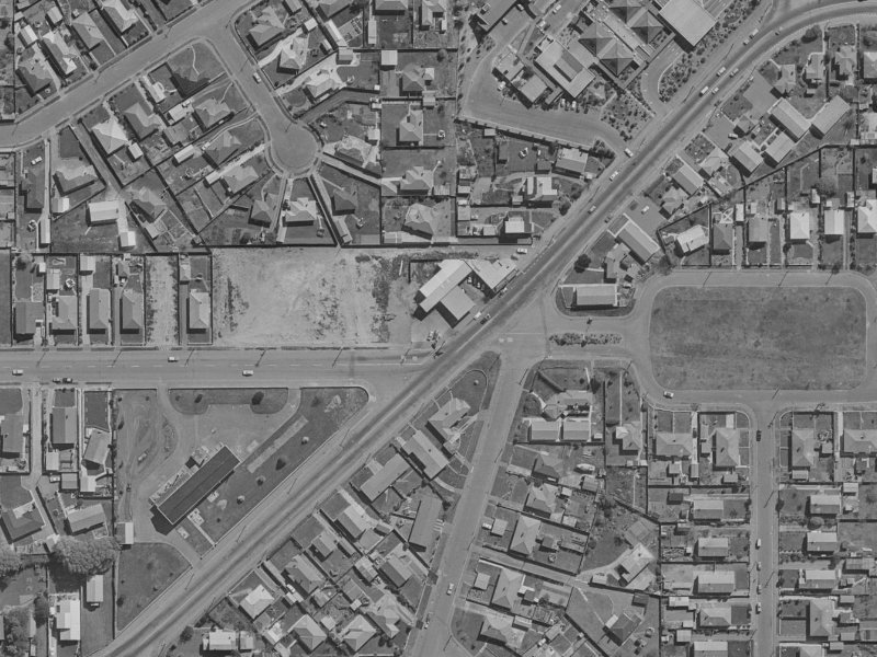 37 Pages Road from the air, 1970-1974