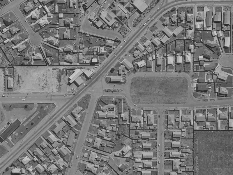 30 Pages Road from the air, 1970-1974