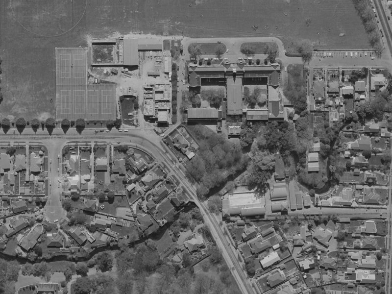 39 Kahu Road from the air, 1970-1974