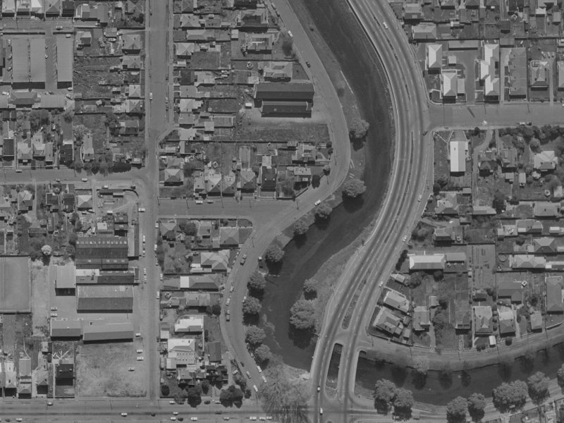 450-456 Oxford Terrace from the air, 1970-1974