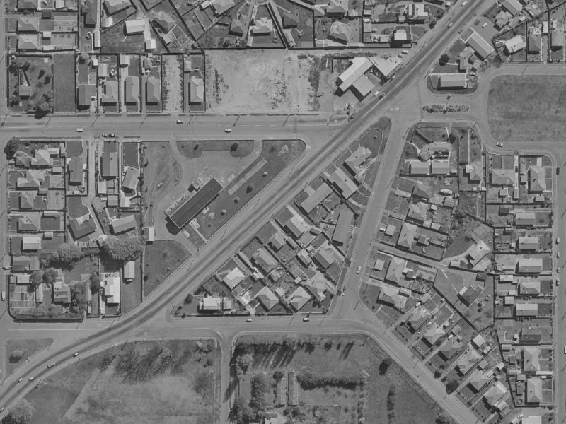 12 Pages Road from the air, 1970-1974