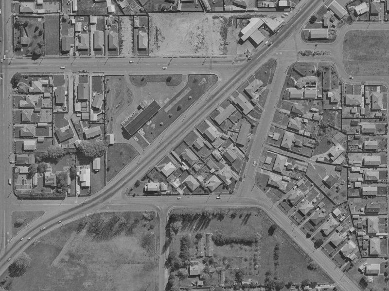 8 Pages Road from the air, 1970-1974