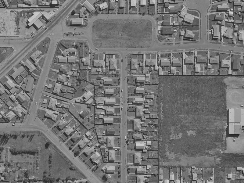 7 Griffiths Avenue from the air, 1970-1974