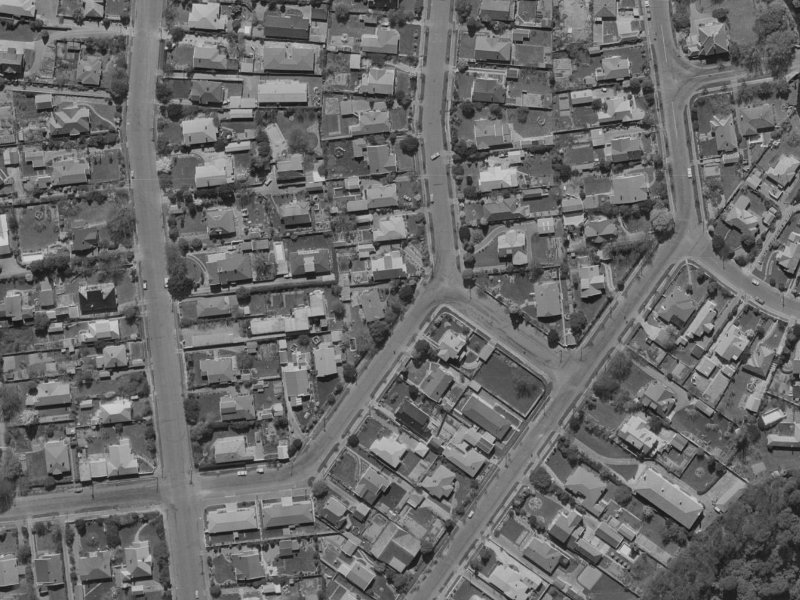 48 Hinau Street from the air, 1970-1974