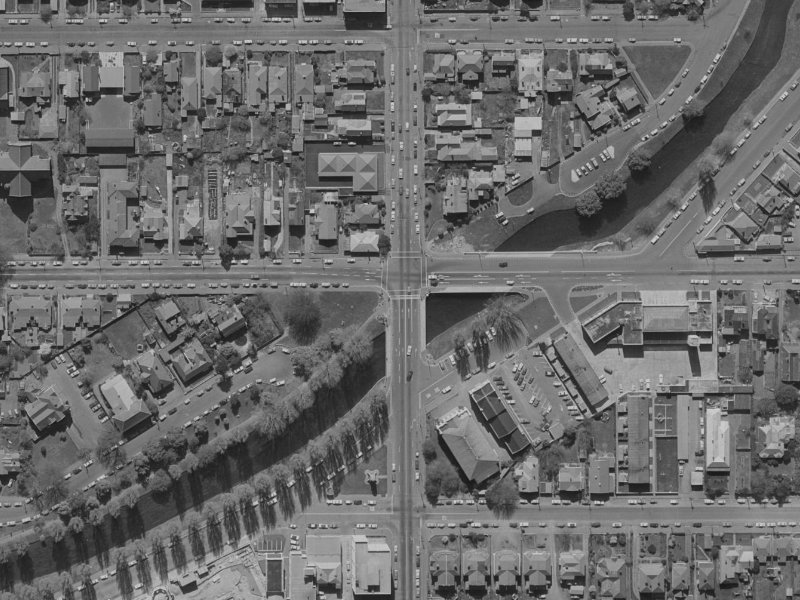 303-305 Madras Street from the air, 1970-1974