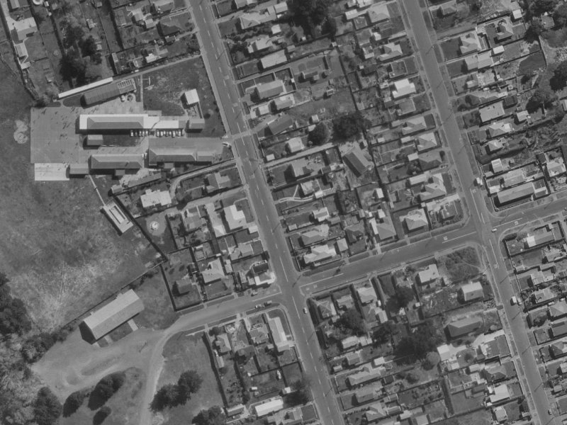 189 Estuary Road from the air, 1970-1974