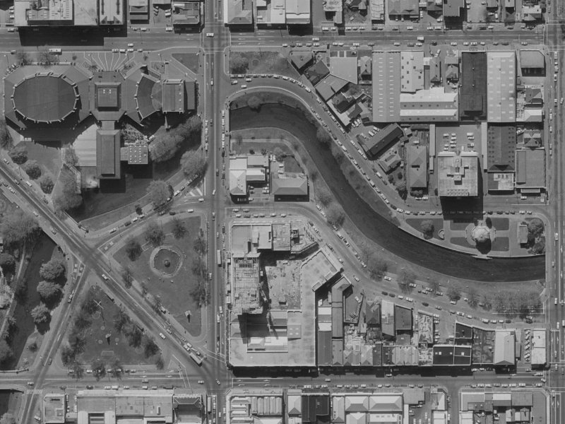 218-208 Oxford Terrace from the air, 1970-1974