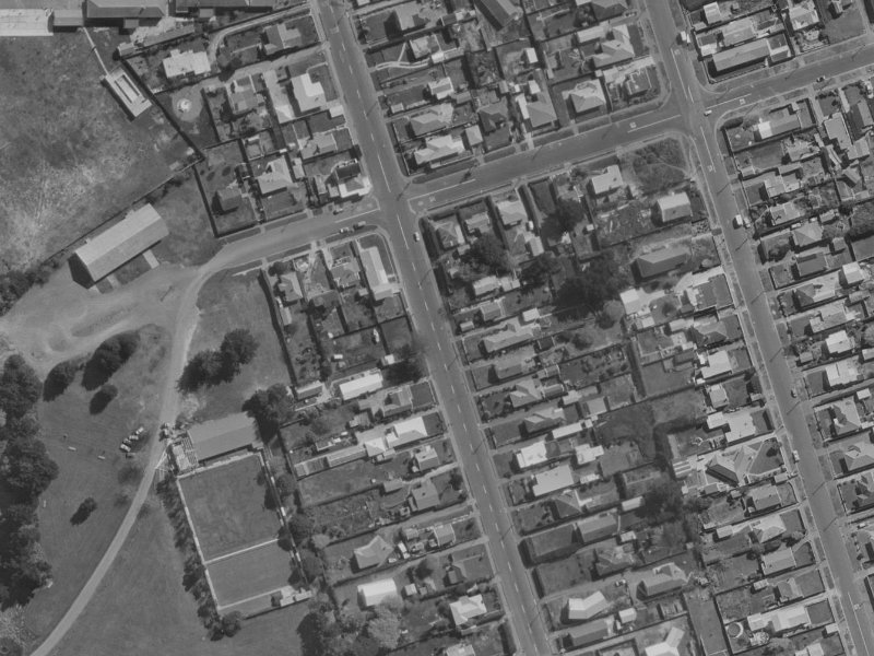 199 Estuary Road from the air, 1970-1974