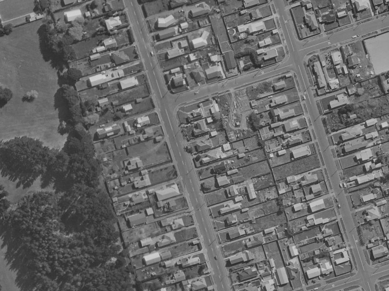 253 Estuary Road from the air, 1970-1974