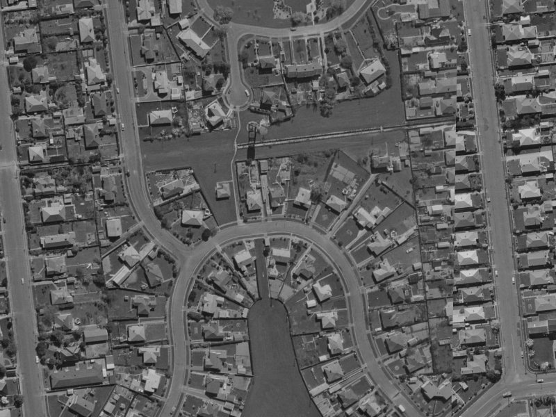 24 Piko Crescent from the air, 1970-1974