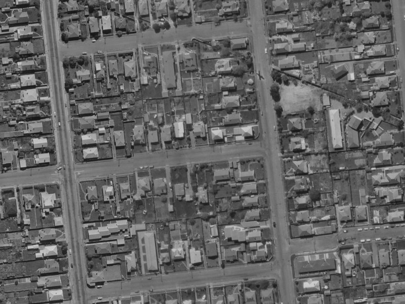 1/7 Peverel Street from the air, 1970-1974