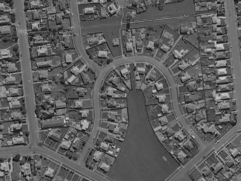 23 Piko Crescent from the air, 1970-1974
