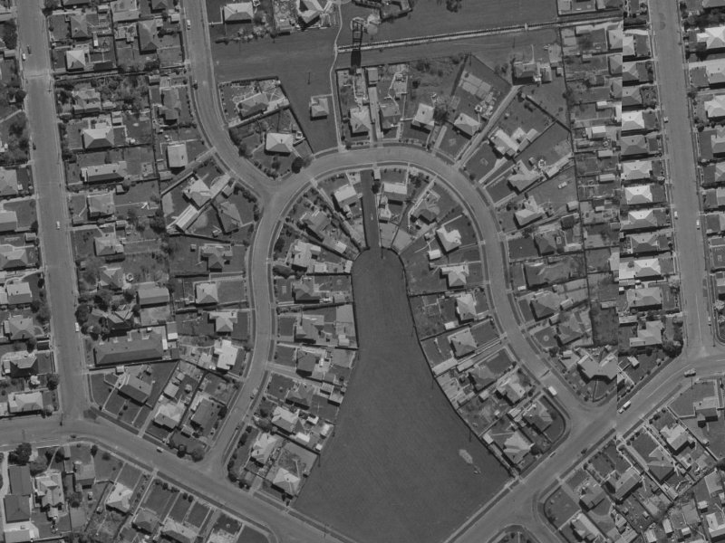 25 Piko Crescent from the air, 1970-1974