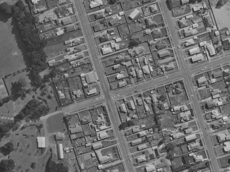 319 Estuary Road from the air, 1970-1974