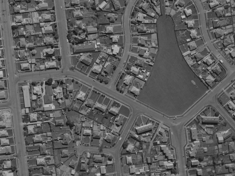 35 Piko Crescent from the air, 1970-1974