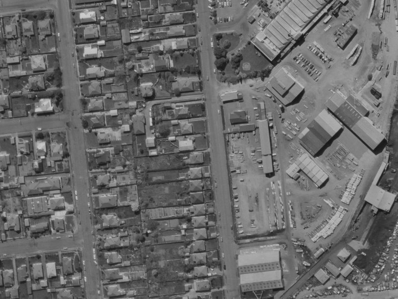 4/33 Mandeville Street from the air, 1970-1974