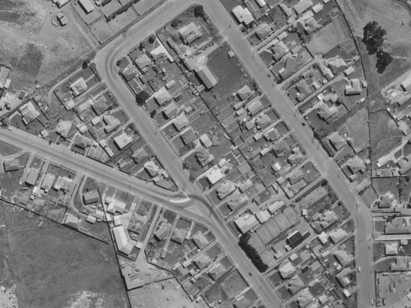 84 Racecourse Road from the air, 1970-1974