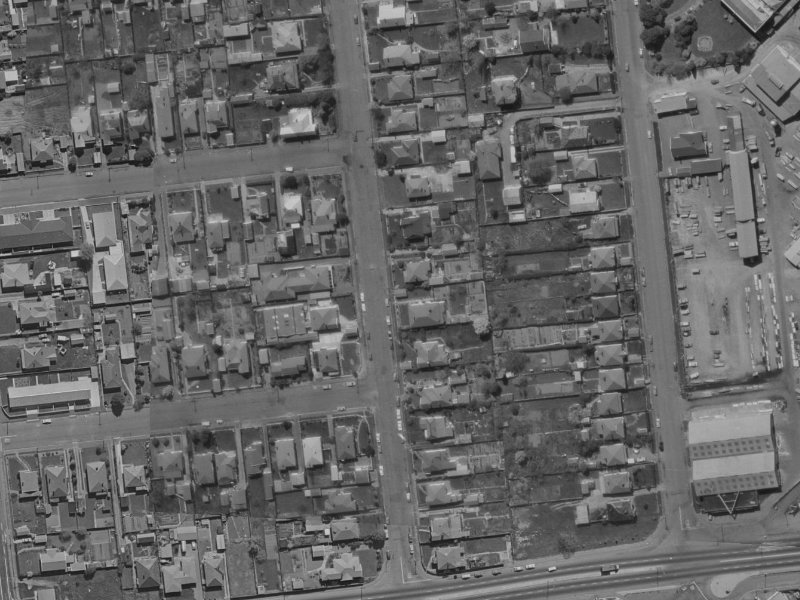 28 Picton Avenue from the air, 1970-1974