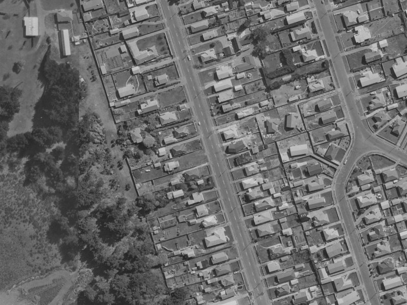 364 Estuary Road from the air, 1970-1974