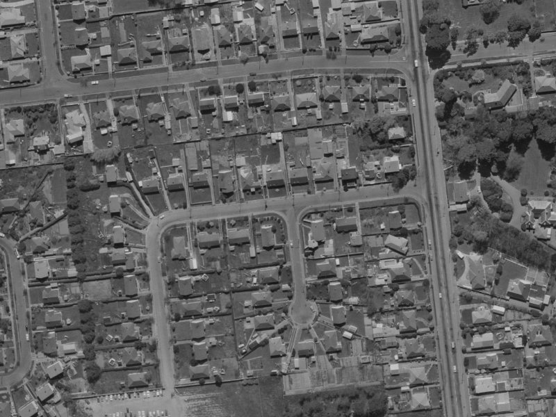 5-7 Roche Avenue from the air, 1970-1974