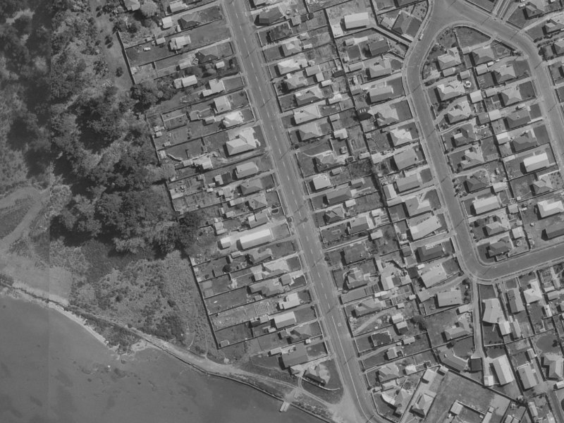 386 Estuary Road from the air, 1970-1974