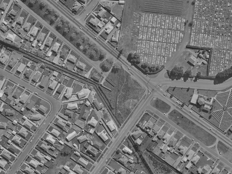 430-432 Linwood Avenue from the air, 1970-1974