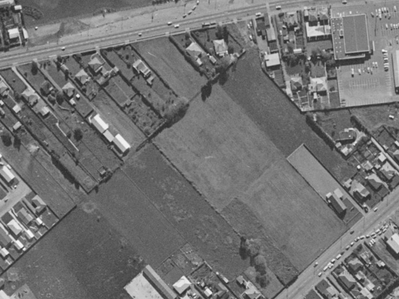 29 Lesley Keast Place from the air, 1970-1974